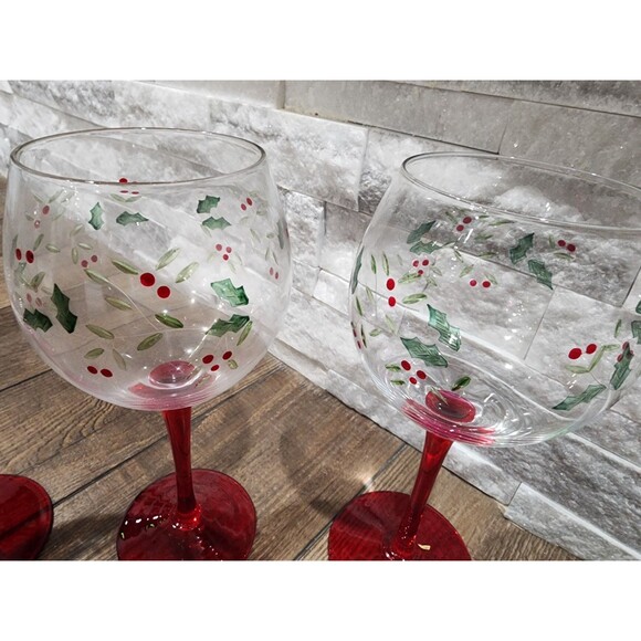 Pfaltzgraff Winterberry Wine Goblets 10oz Red Wine Glass - Set of 4 - Picture 3 of 6